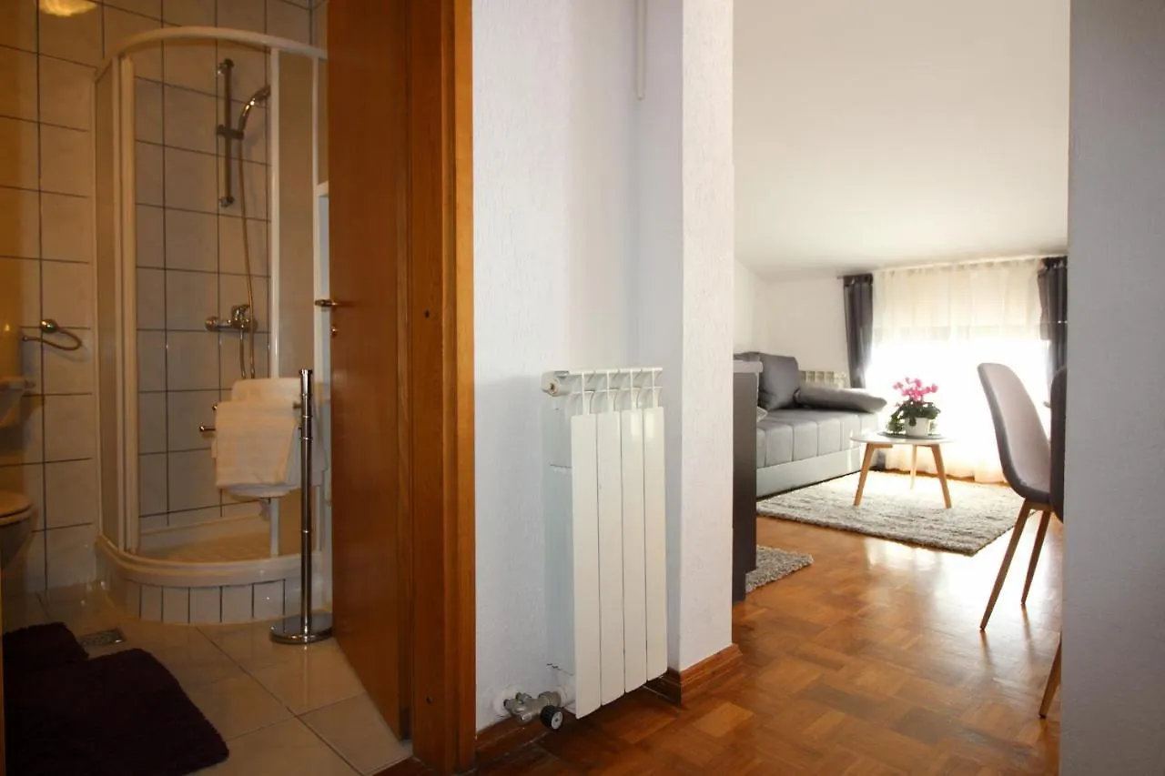 Apartments Vista Πόρετς