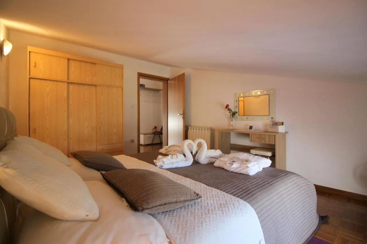 Apartments Vista Πόρετς