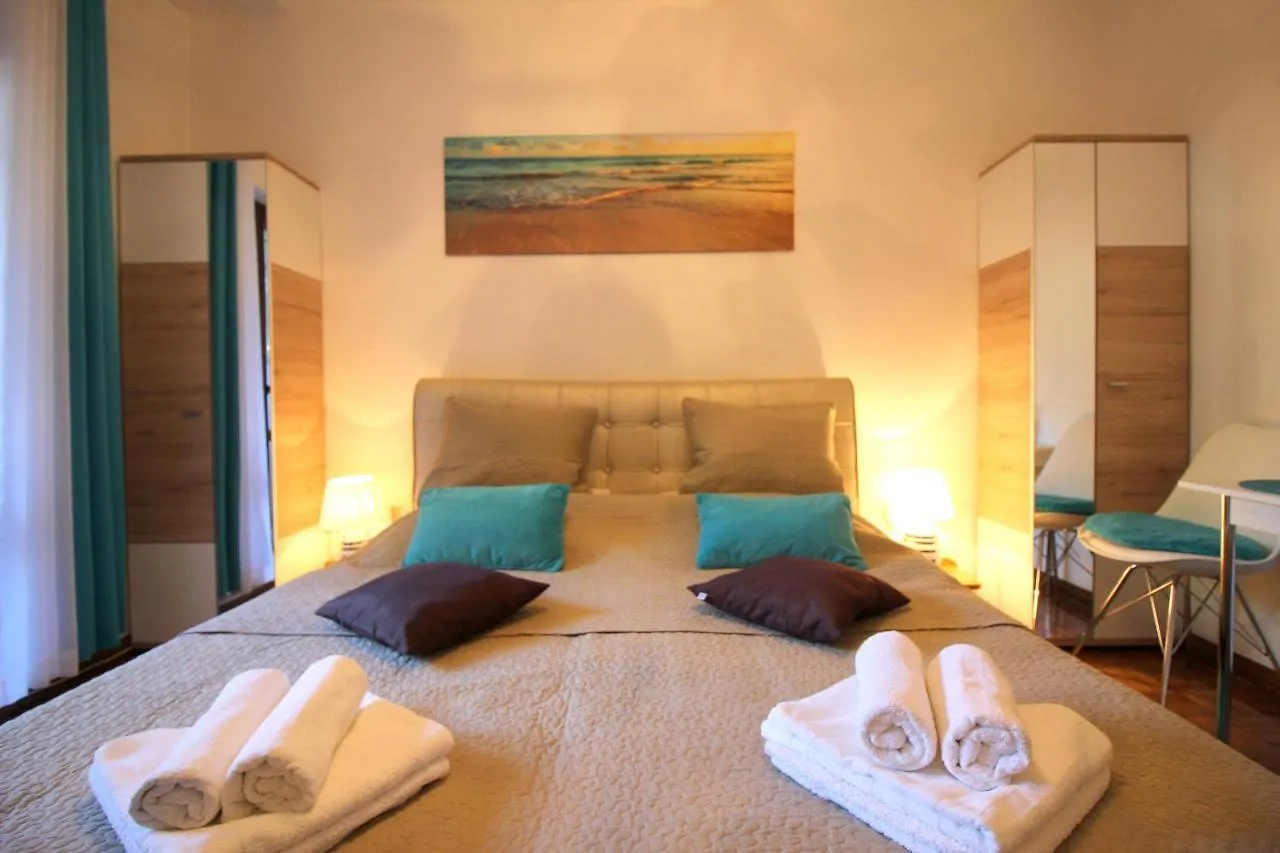 Apartments Vista Πόρετς 0*,  Κροατία