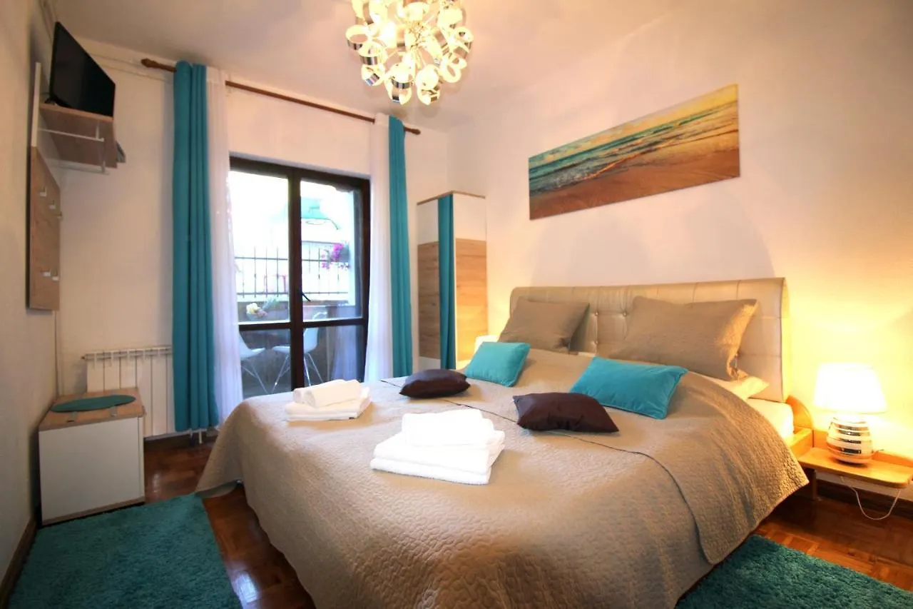 Apartments Vista Πόρετς 0*,