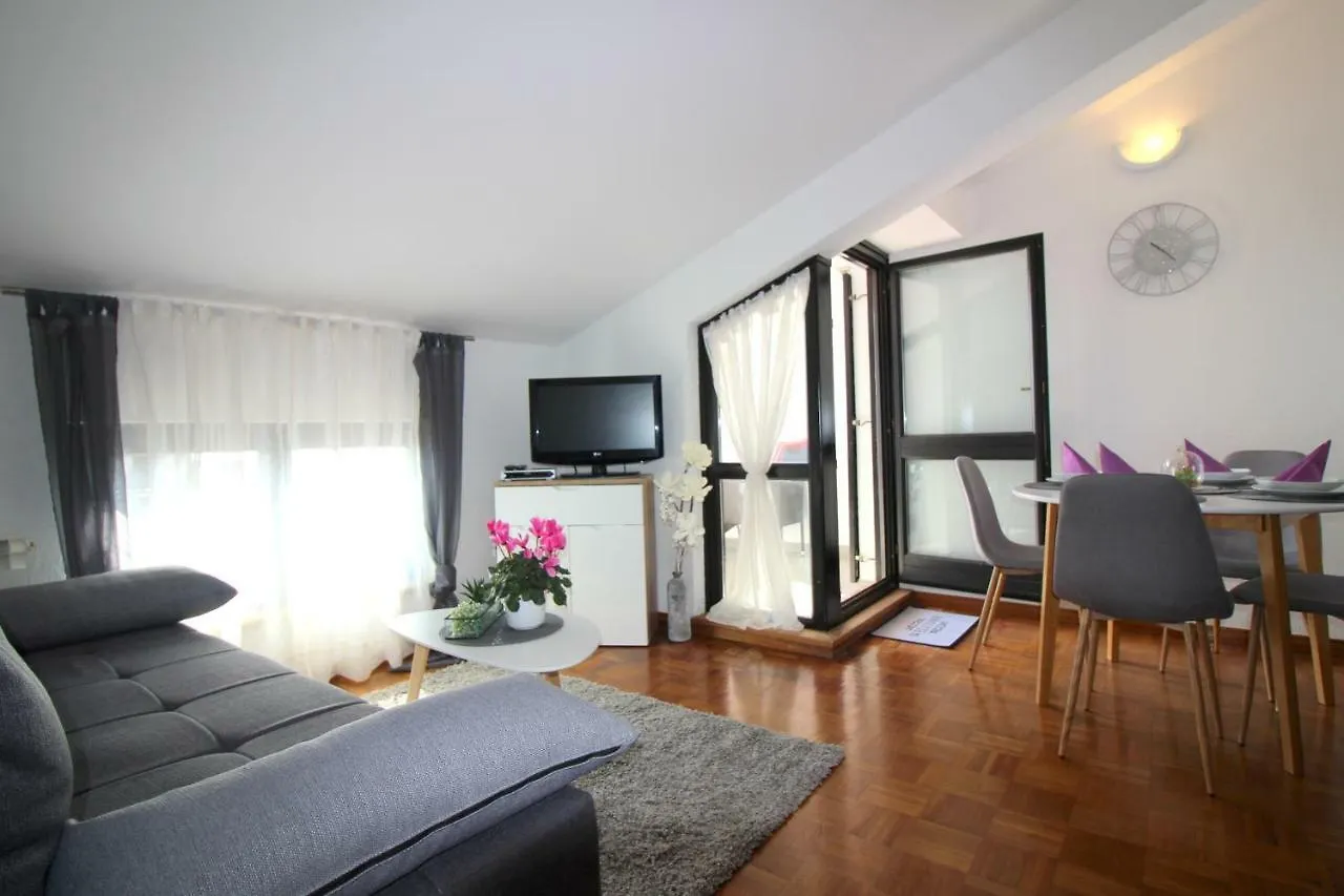 Apartments Vista Πόρετς
